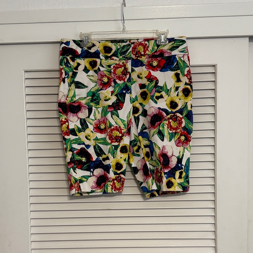 Attention Floral Women's Shorts - Multicolor